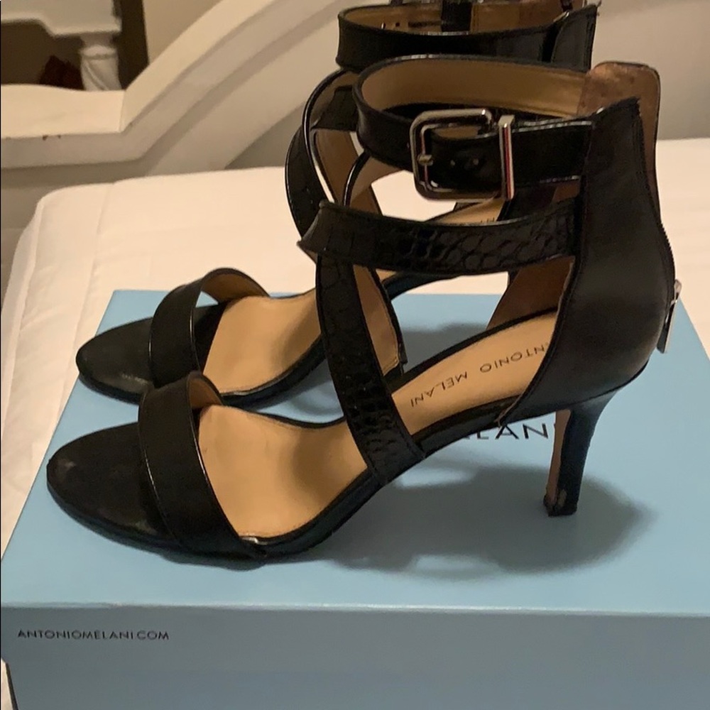 Shoes - Picture 2 of 4